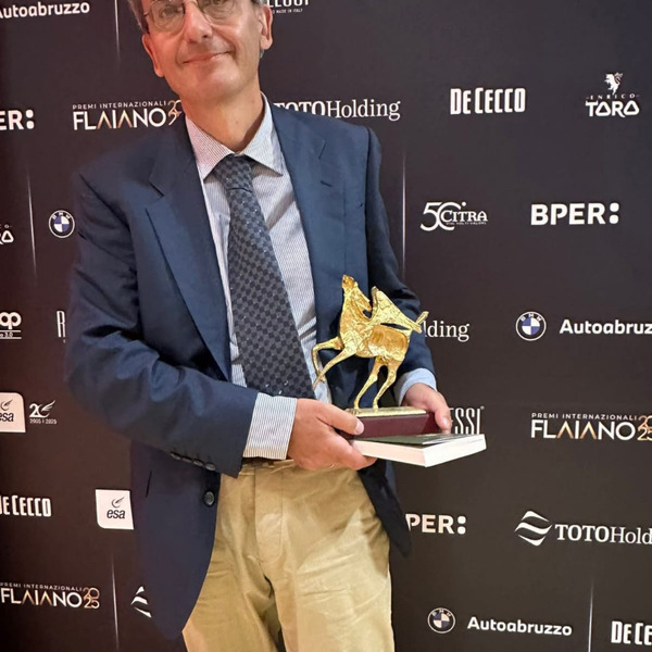 Michele Porzio Vince Il Pegaso D'oro Per 'Il Canto Della Terra', Ed- La Nave Di Teseo